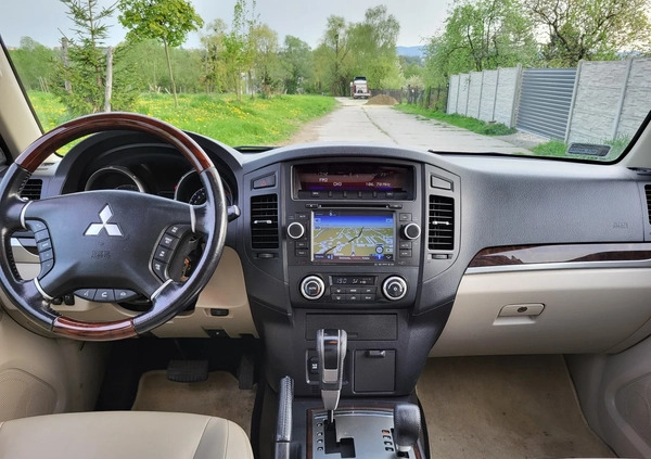 Mitsubishi Pajero cena 95000 przebieg: 187000, rok produkcji 2011 z Cieszyn małe 211